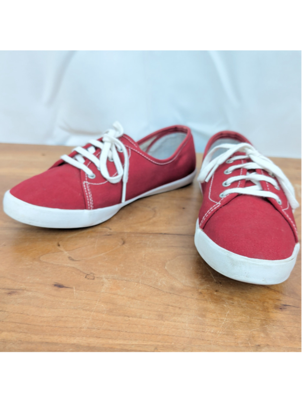 Ladies' Fred Perry Low Top Red Canvas Sneakers Size 8.5